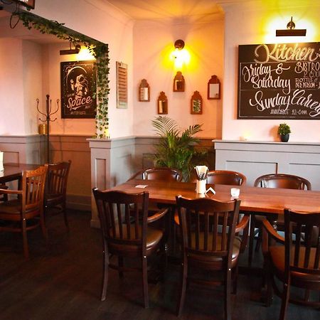 Rowton Poplars Hotel 切斯特 外观 照片