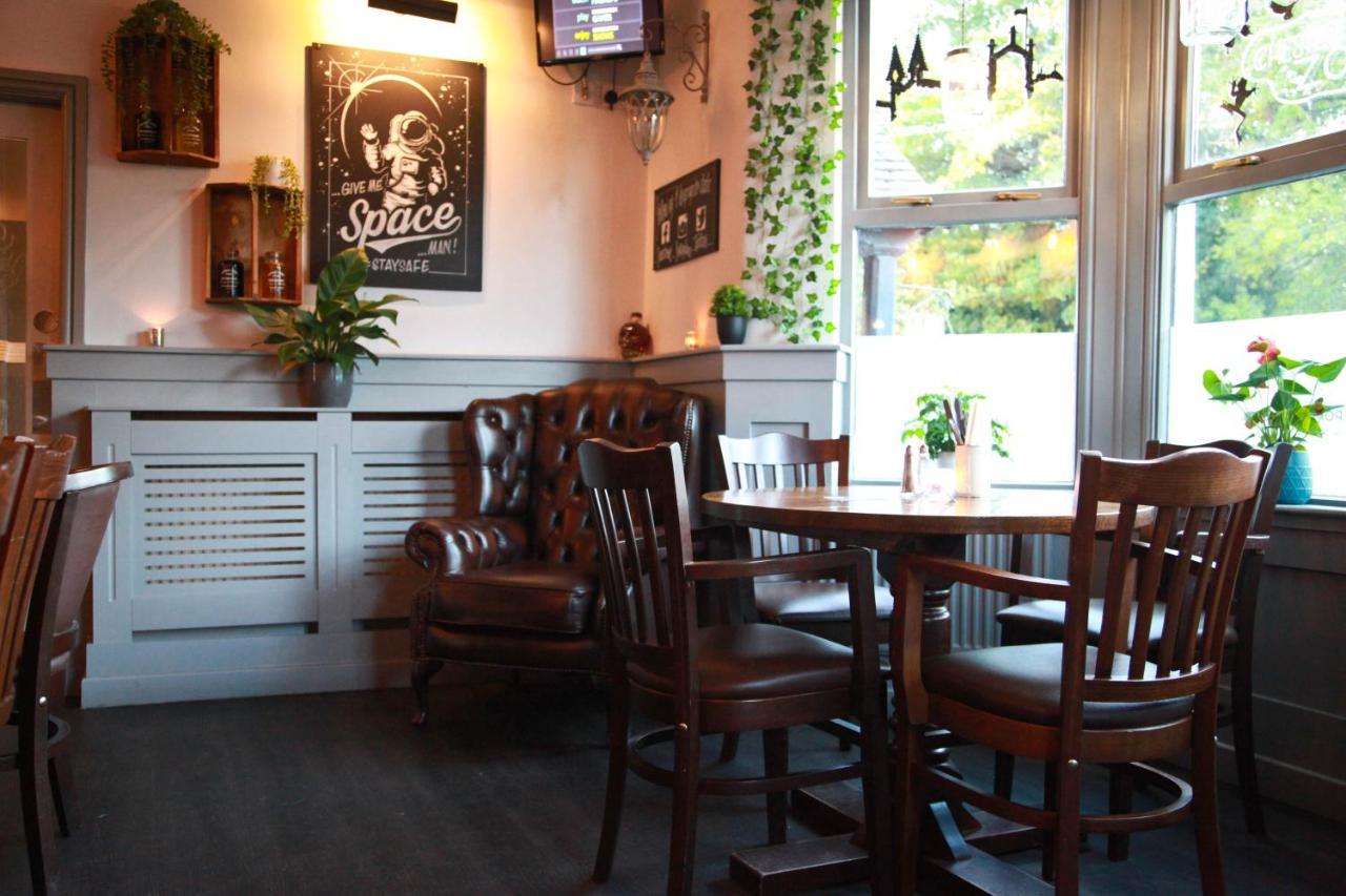 Rowton Poplars Hotel 切斯特 外观 照片